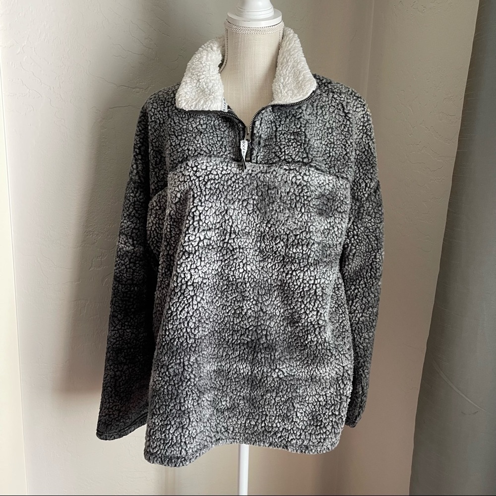 Thyme + Honey Gray Sweater Size: L‎